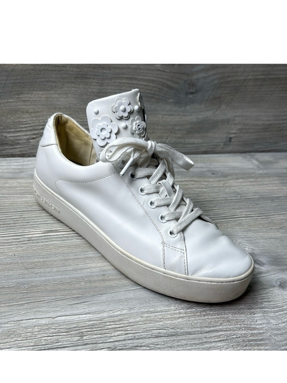Michael Kors Mindy White Floral accent Women's leather Sneakers size 8.5
